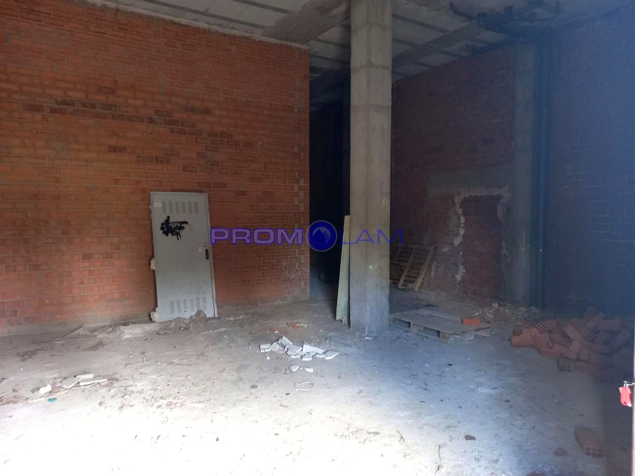 locales-comerciales en mairena-del-aljarafe · none 349000€