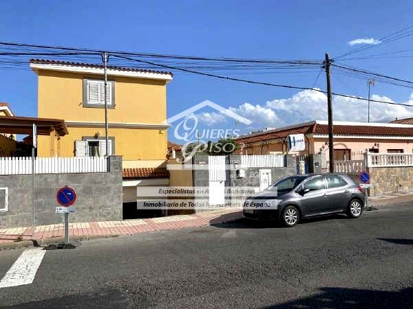 Casa / chalet en Calle Escritor Secundino Delgado, Las Mesas, Las Palmas de 230 m2