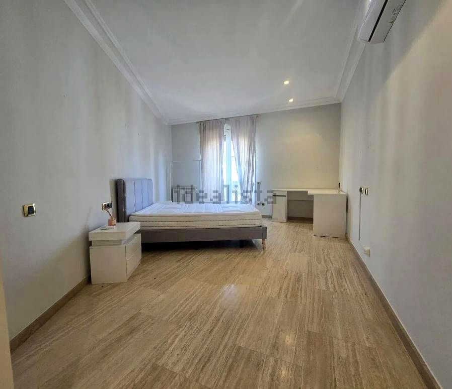 Piso · Barcelona · 5 hab.