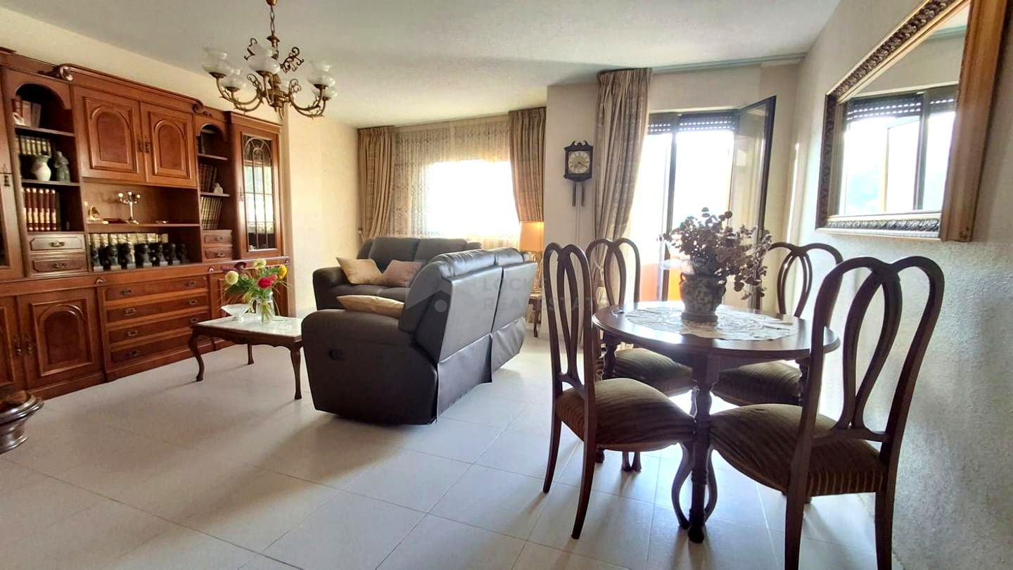 Piso en Carrer les Oliveres, Benicàssim, Castelló de 140 m2