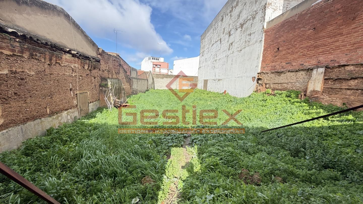 Nave industrial en Almendralejo, Badajoz de 2000 m2