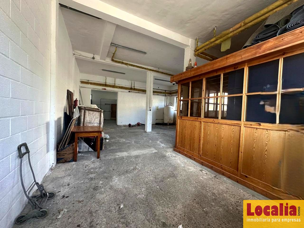 Nave industrial en Barrio Viérnoles-Río A, Torrelavega, Cantabria de 500 m2