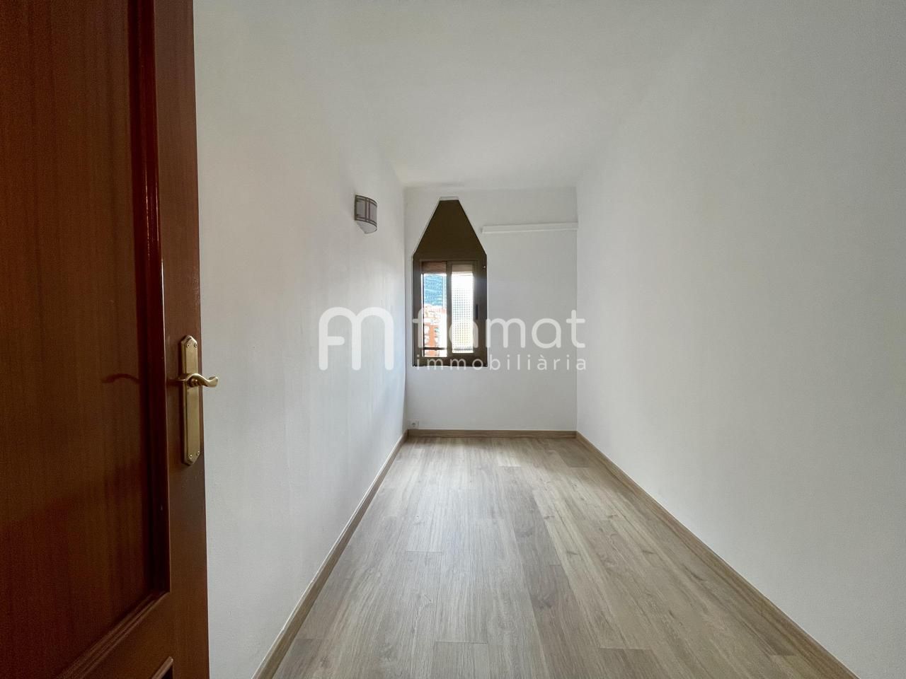 pisos en barcelona · carrer-dels-ferrocarrils-catalans-08038 265000€