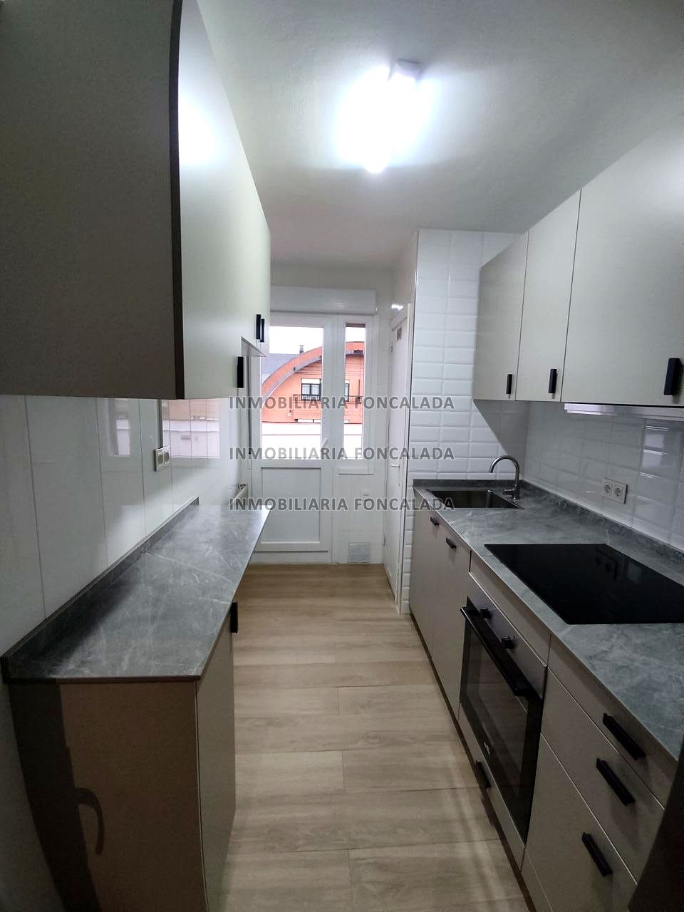 Piso en Calle Puerto de Pajares, Oviedo, Asturias de 65 m2