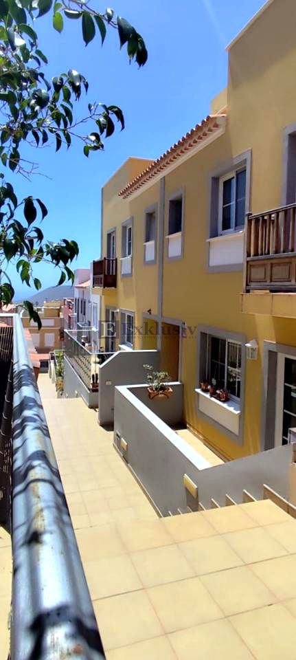 Villa in La Hidalga, Santa Cruz de Tenerife of 212 m2