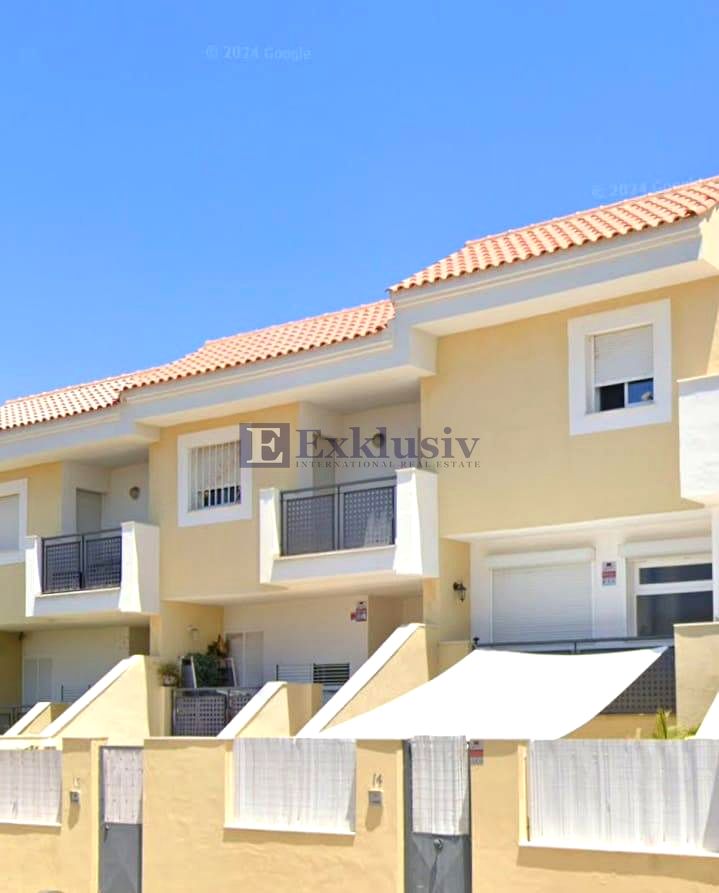 Casa / chalet en Calle Beirut, Costa Adeje, Santa Cruz de Tenerife de 320 m2