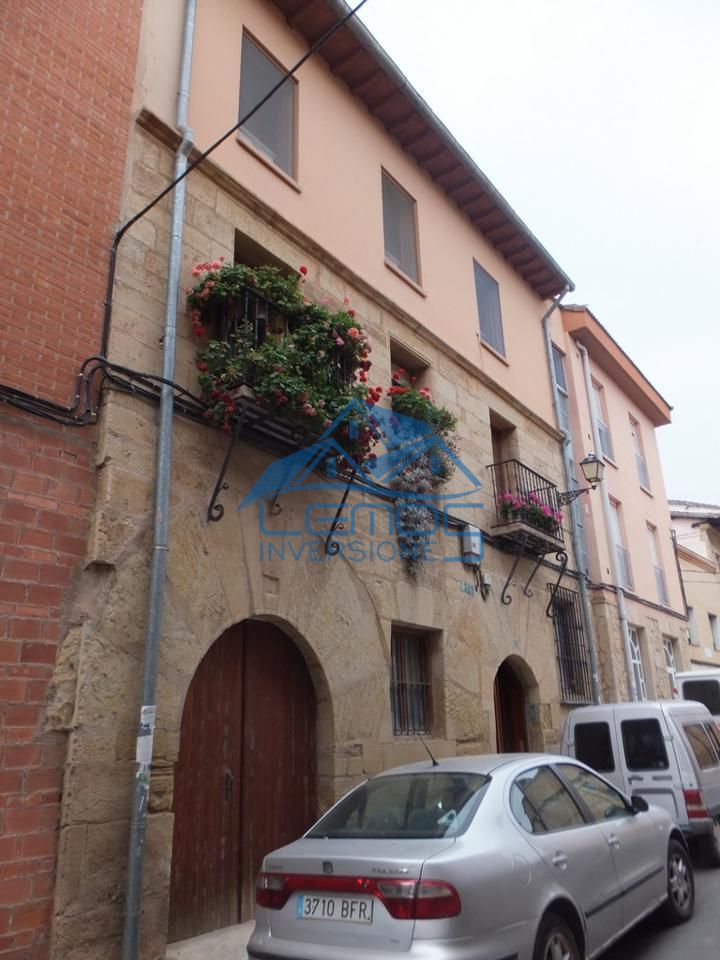 Local en C/ Petra Fernandez Bobadilla, Fuenmayor, Rioja (La) de 136 m2