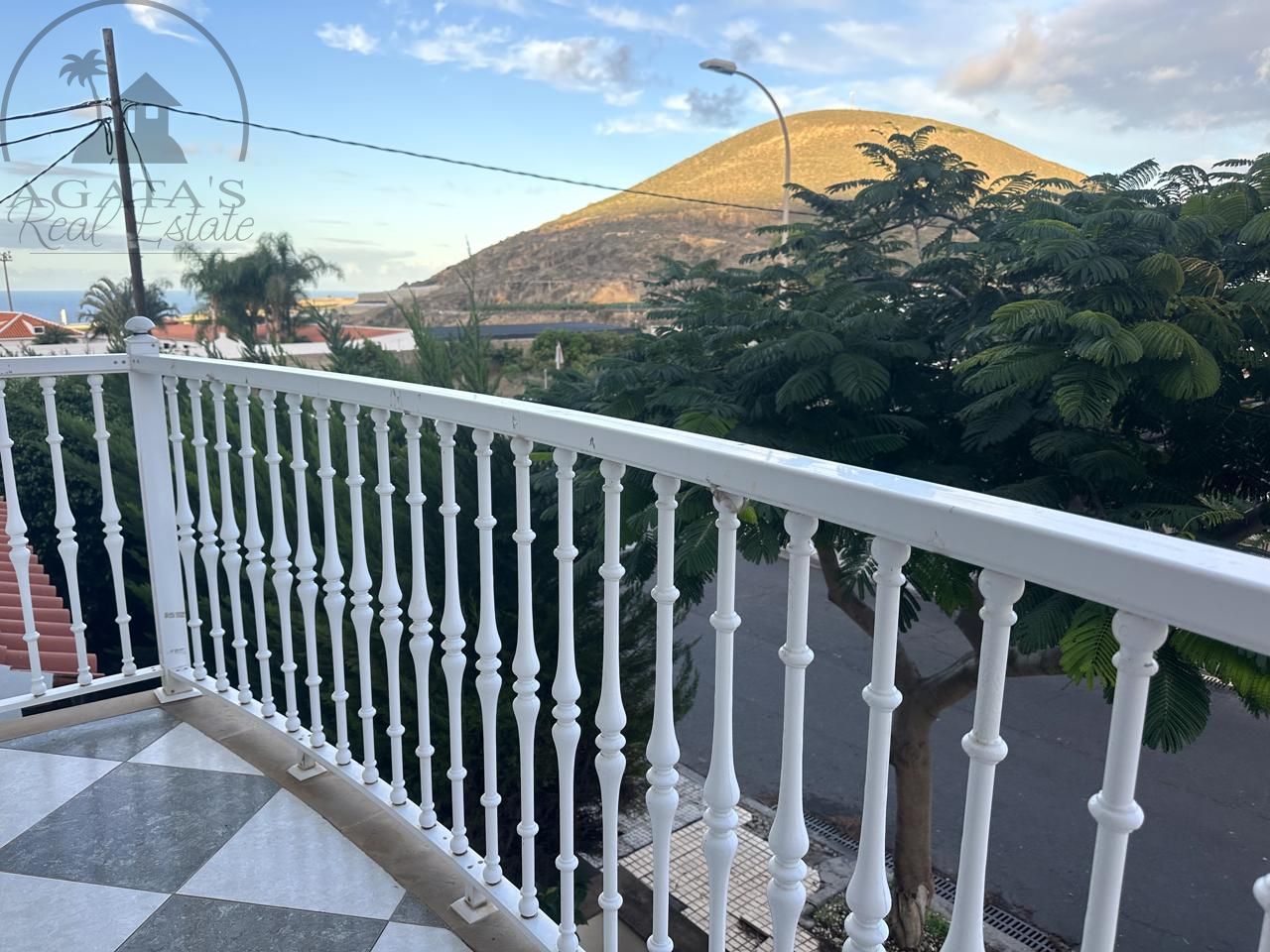 Villa in Las Canteras - view 1