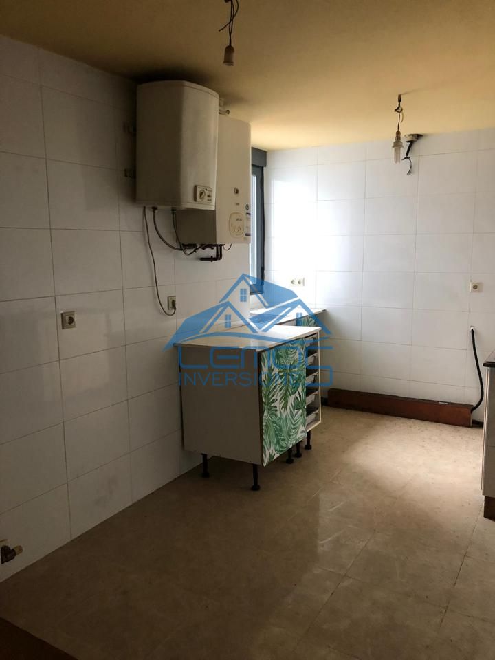 Piso en Avenida Antonio Cortés, Ponferrada, León de 130 m2