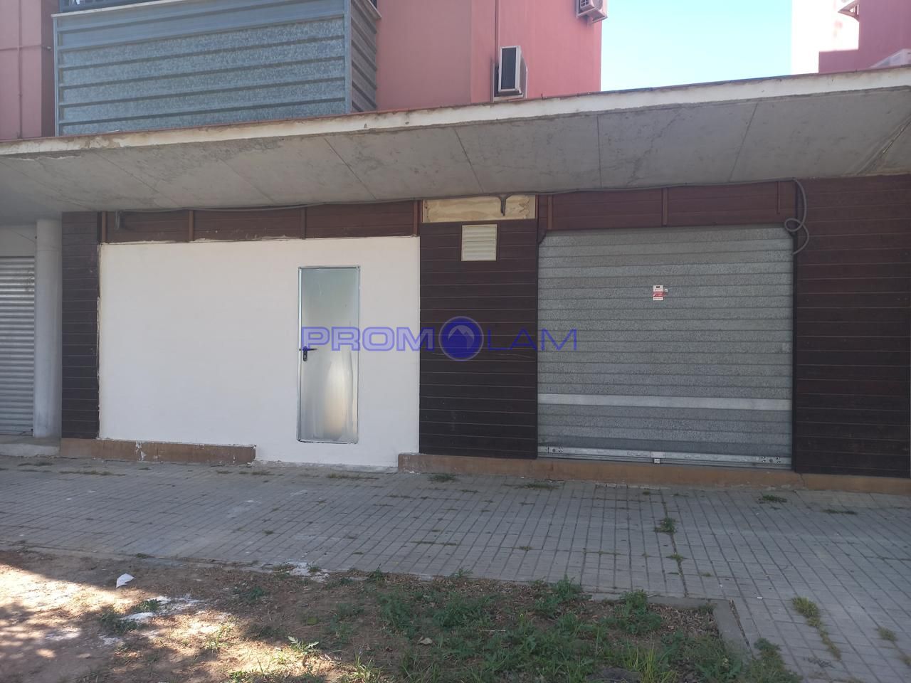 locales-comerciales en camas · none 59500€