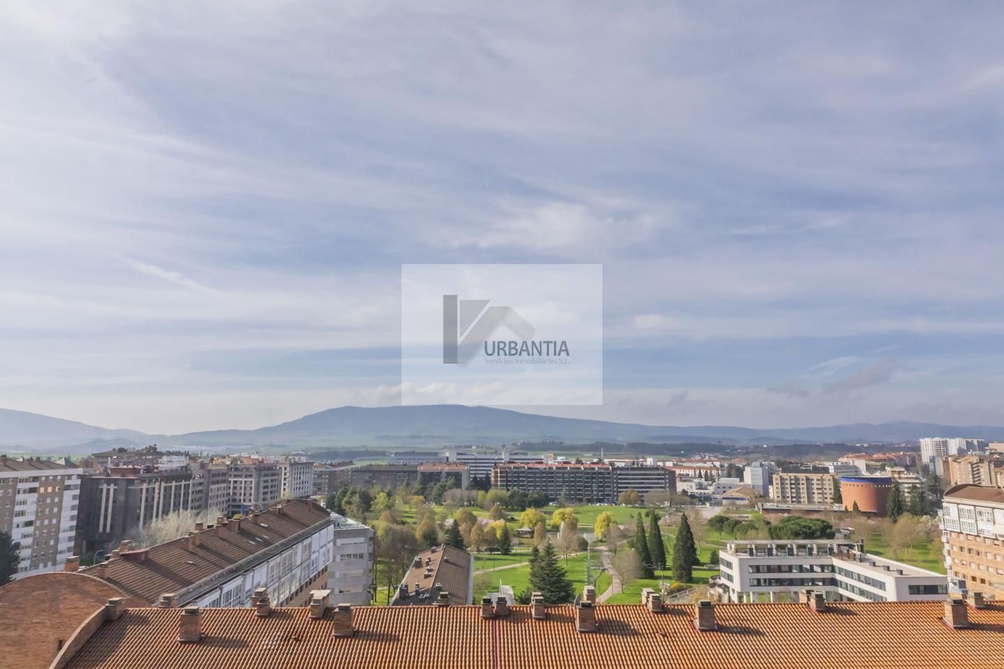 Piso en Avenida de Sancho el Fuerte, Pamplona, Navarra de 178 m2