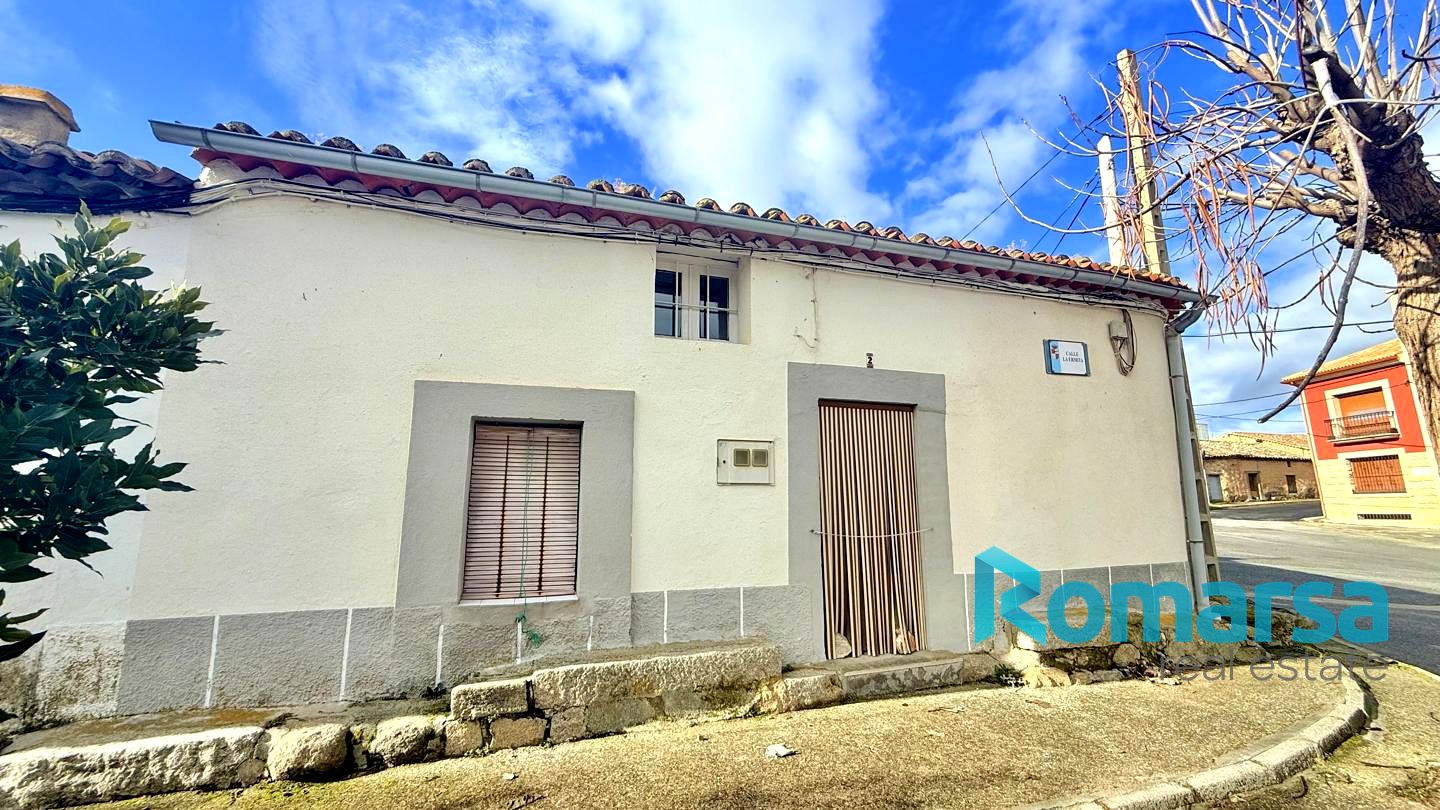 Casa / chalet en Calle la Ermita, Mediana de Voltoya, Ávila de 55 m2