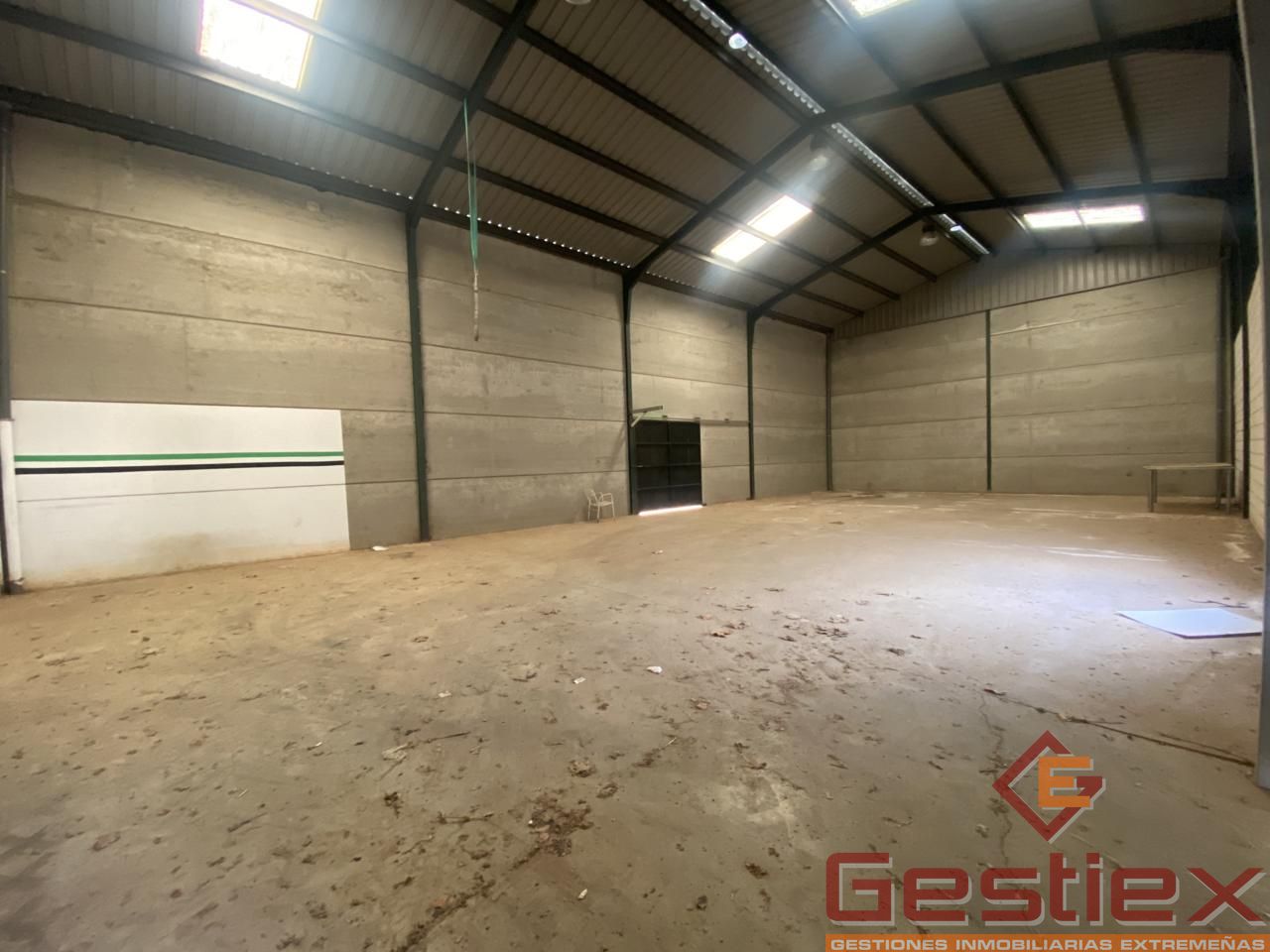 Nave industrial en Calle Badajoz, Almendralejo, Badajoz de 410 m2