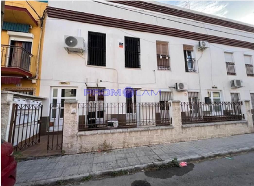pisos en sevilla · calle-guadix-41006 99000€