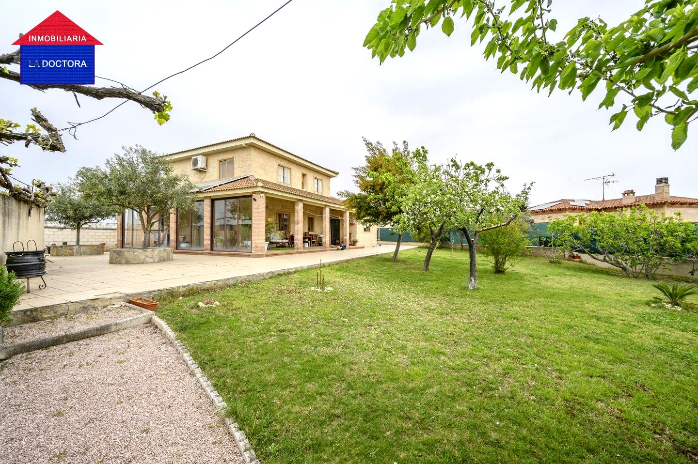 Casa / chalet en Calle Sierra de Gredos, Méntrida, Toledo de 343 m2