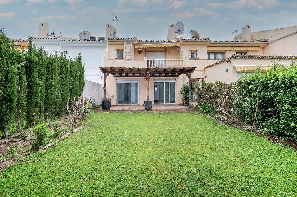 Casa / chalet en Urbanización los Olivos I, Marbella, Málaga de 164 m2
