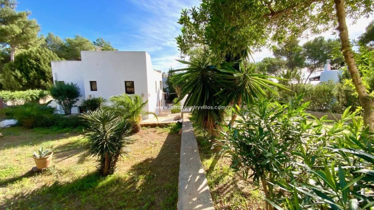 Charming Country house in Cala Leña at only a few meters from the beach