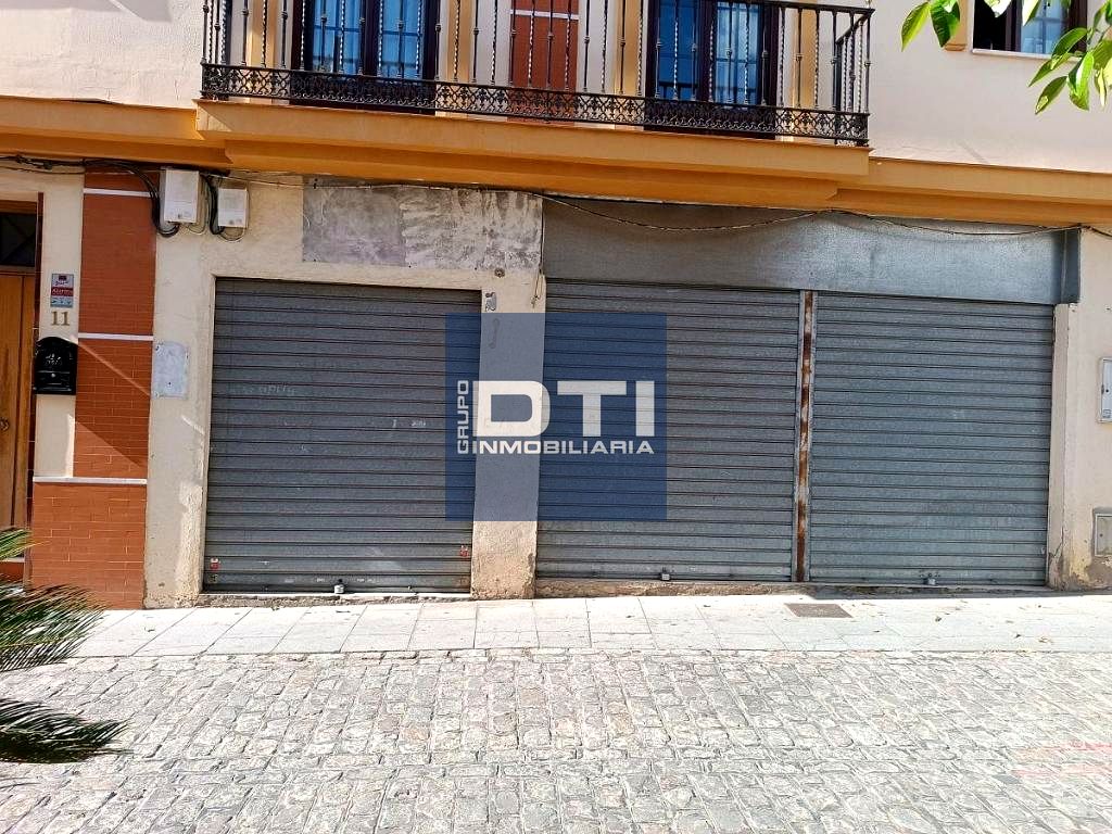 Local en Calle Juan Ramon Jimenez, Bormujos, Sevilla de 137 m2