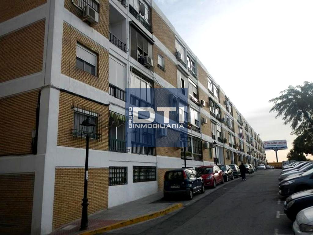 Piso en Calle Santo Domingo de Guzmán, Castilleja de la Cuesta, Sevilla de 85 m2