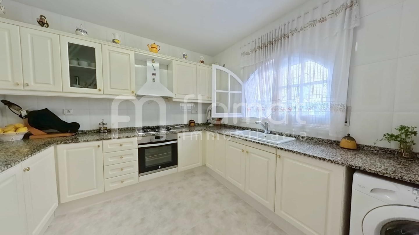 villas en santa-oliva · carrer-del-clavell-43710 295000€