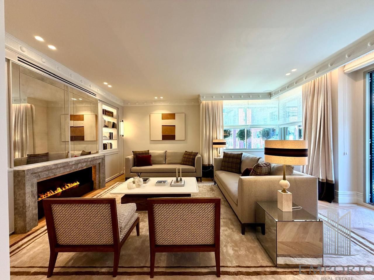 Elegancia contemporánea en edificio clásico de autor image 3