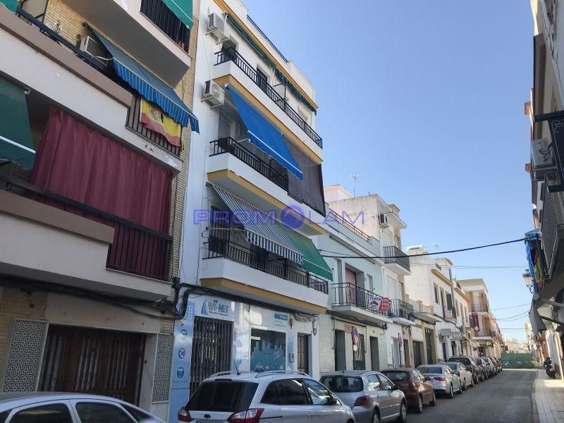 pisos en la-puebla-del-rio · calle-comercio-41130 45000€