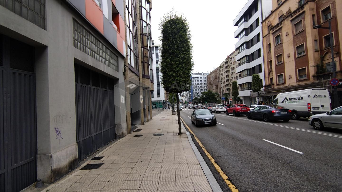 Local en Calle del General Elorza 36, Oviedo, Asturias de 300 m2