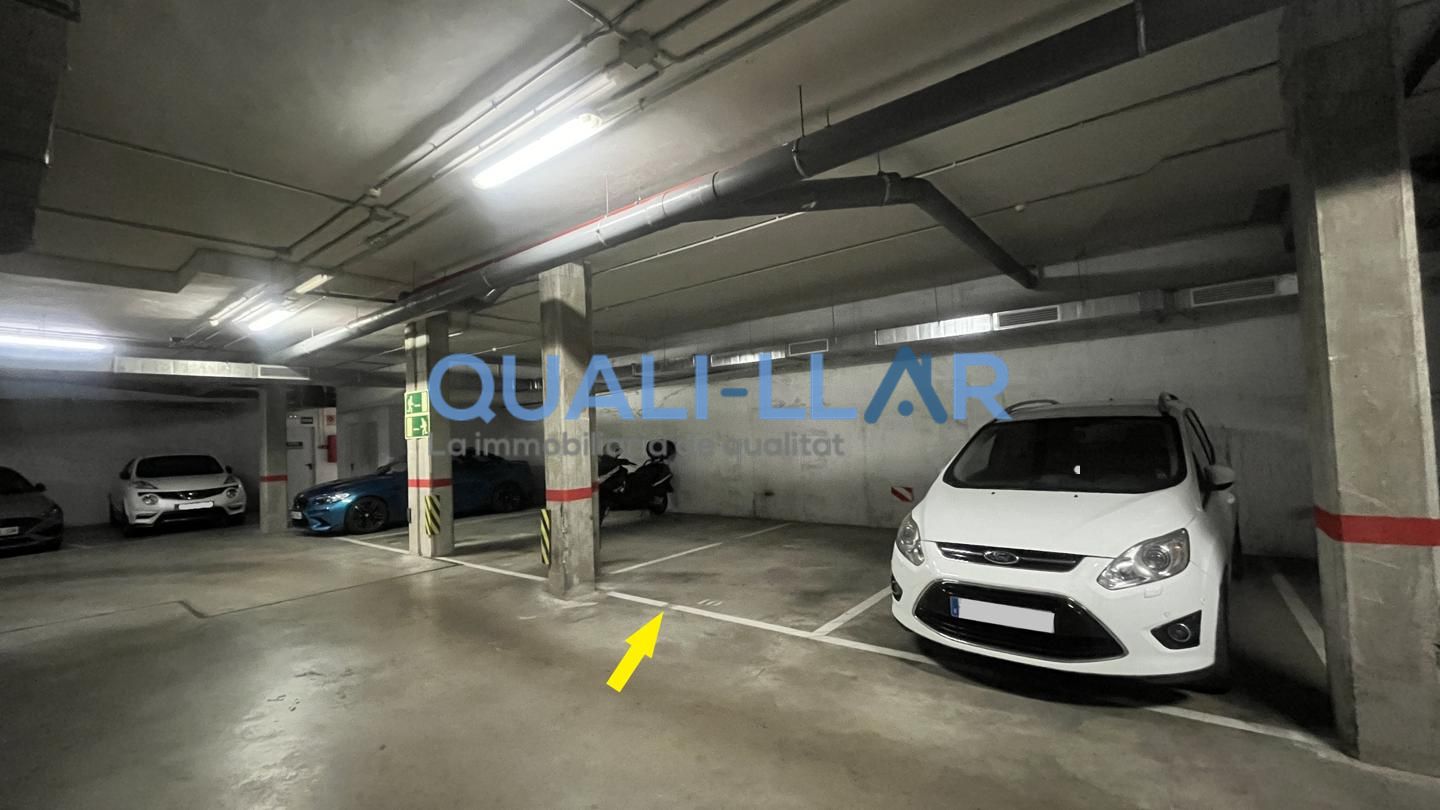 Plaza de parking en Carrer del Marquès de Monistrol, Sant Feliu de Llobregat, Barcelona de 12 m2