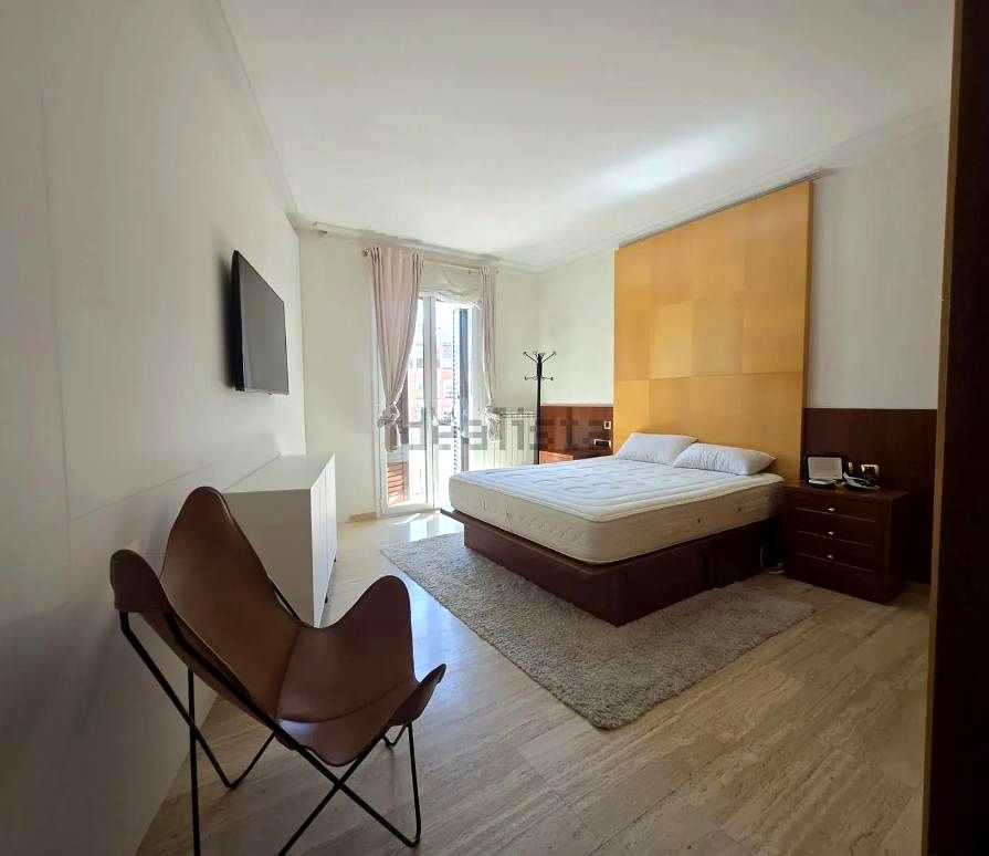 Piso · Barcelona · 5 hab.