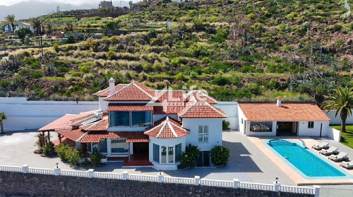 Casa / chalet en Calle Los Asomaderos, Candelaria, Santa Cruz de Tenerife de 424 m2