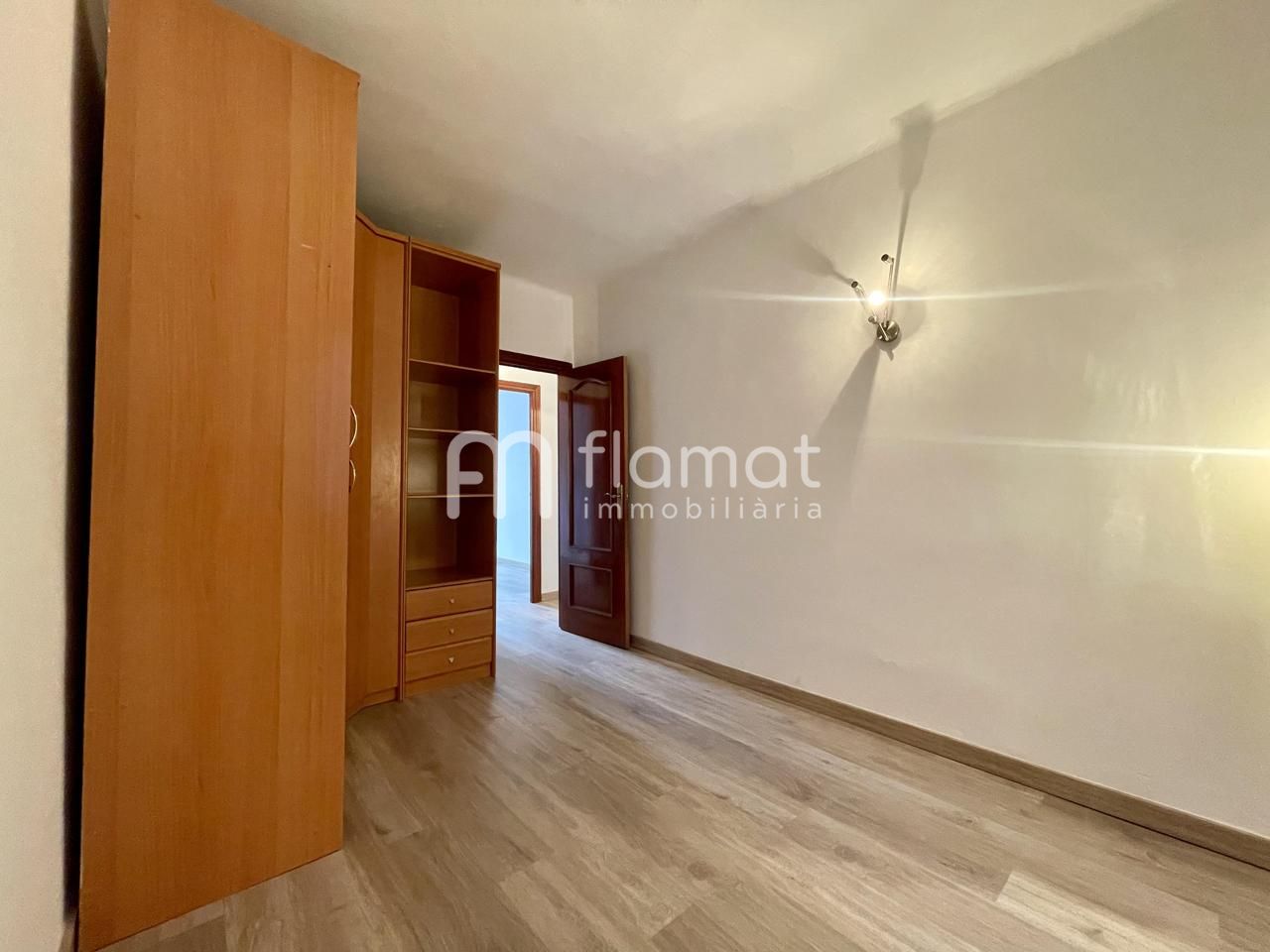 pisos en barcelona · carrer-dels-ferrocarrils-catalans-08038 265000€