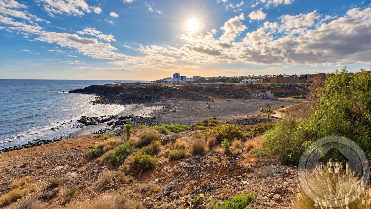Local en Calle Playa Grande, Los Abrigos, Santa Cruz de Tenerife de 100 m2