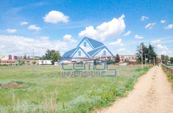 Terreno en Calle Gorrión, San Andrés del Rabanedo, León de 300 m2