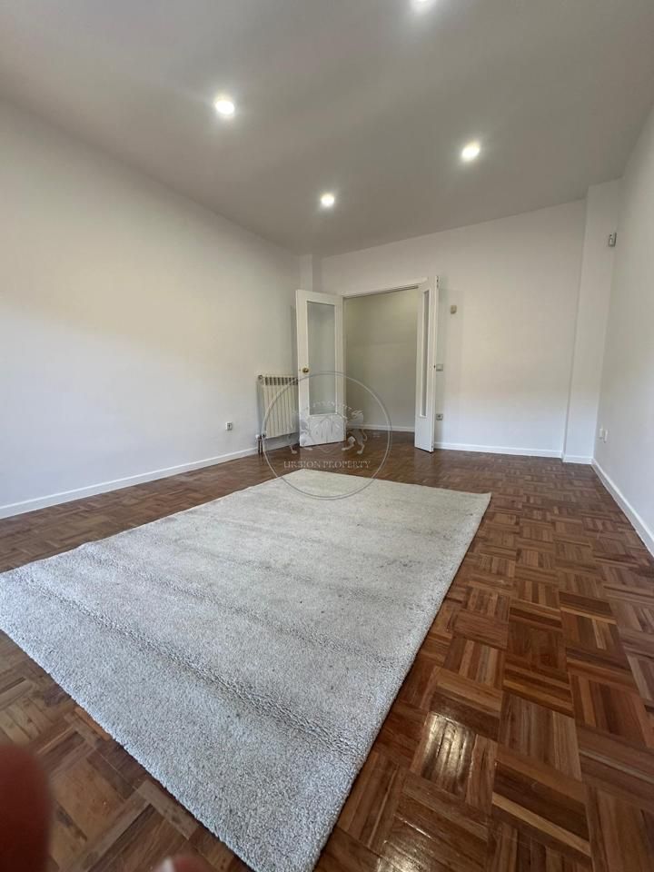 Piso en Avenida de Montserrat, San Fernando de Henares, Madrid de 90 m2