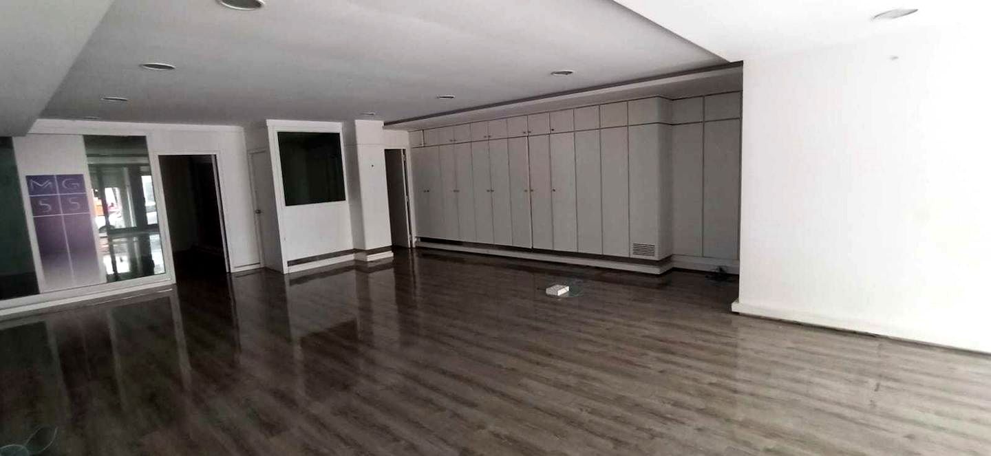 Local en Avinguda de Manuel Girona, Barcelona, Barcelona de 185 m2