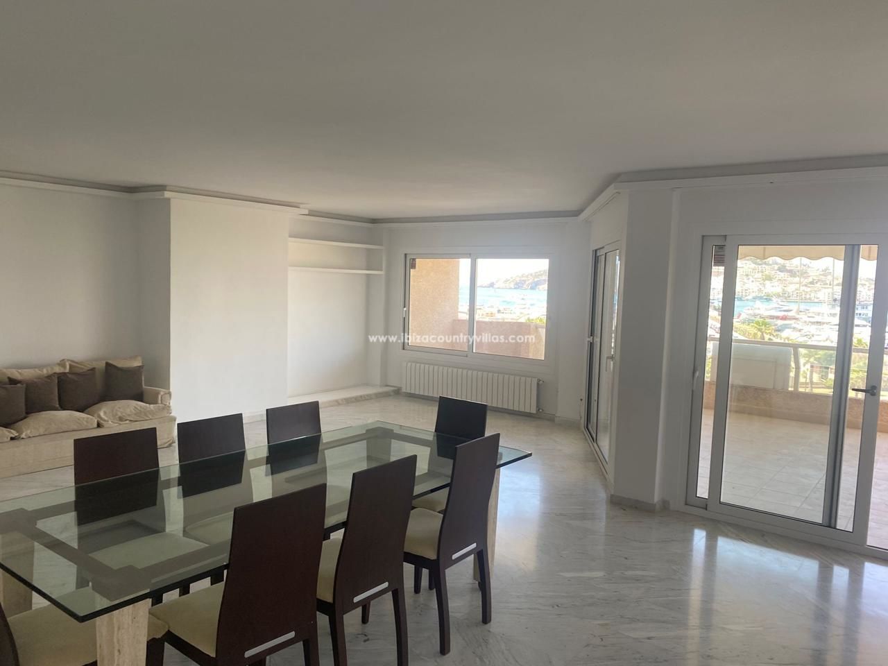 Spacious and bright apartment with panoramic views of Dalt Vila