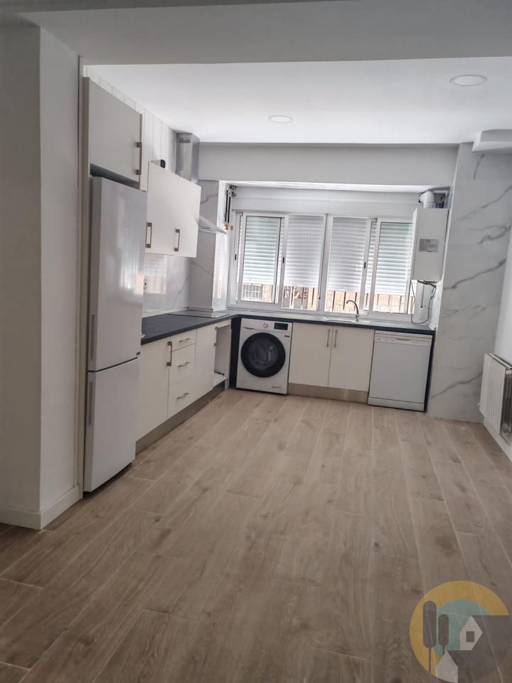 Piso en Calle de Valdecanillas, Madrid, Madrid de 105 m2