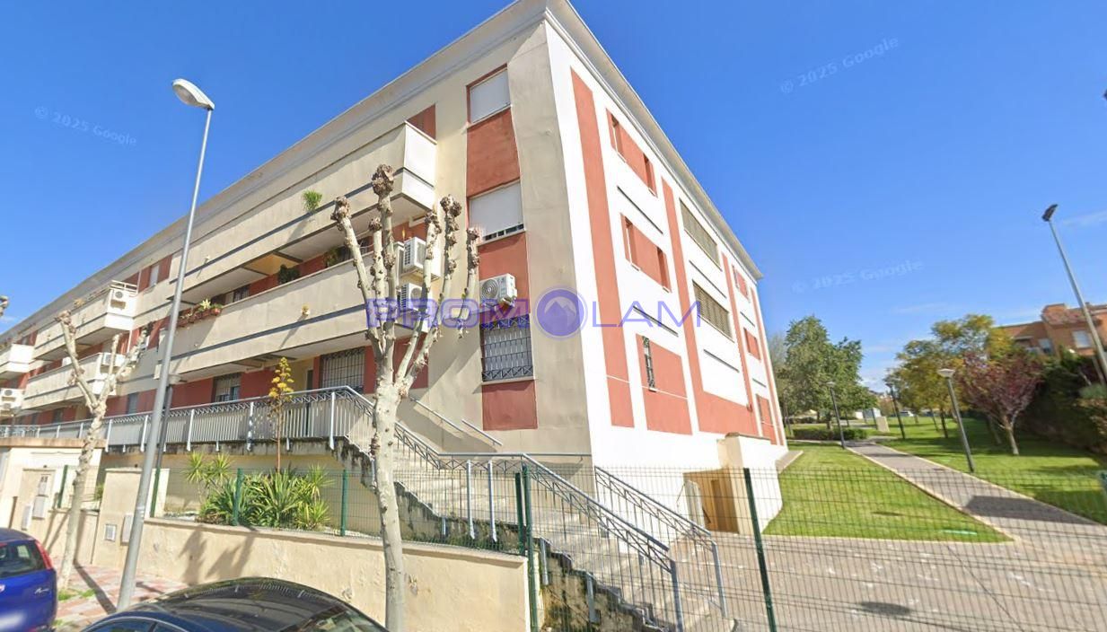 pisos en tomares · calle-de-las-trece-rosas-41940 199000€