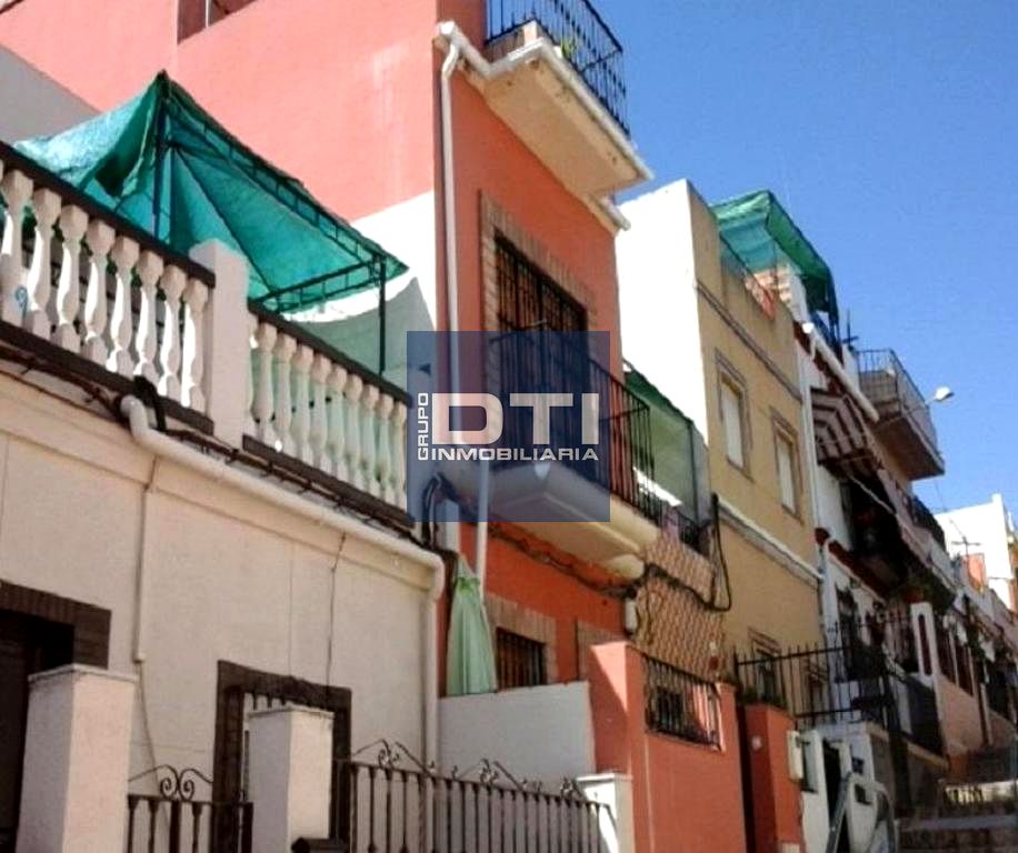 Casa / chalet en Calle Felipe II, San Juan de Aznalfarache, Sevilla de 119 m2