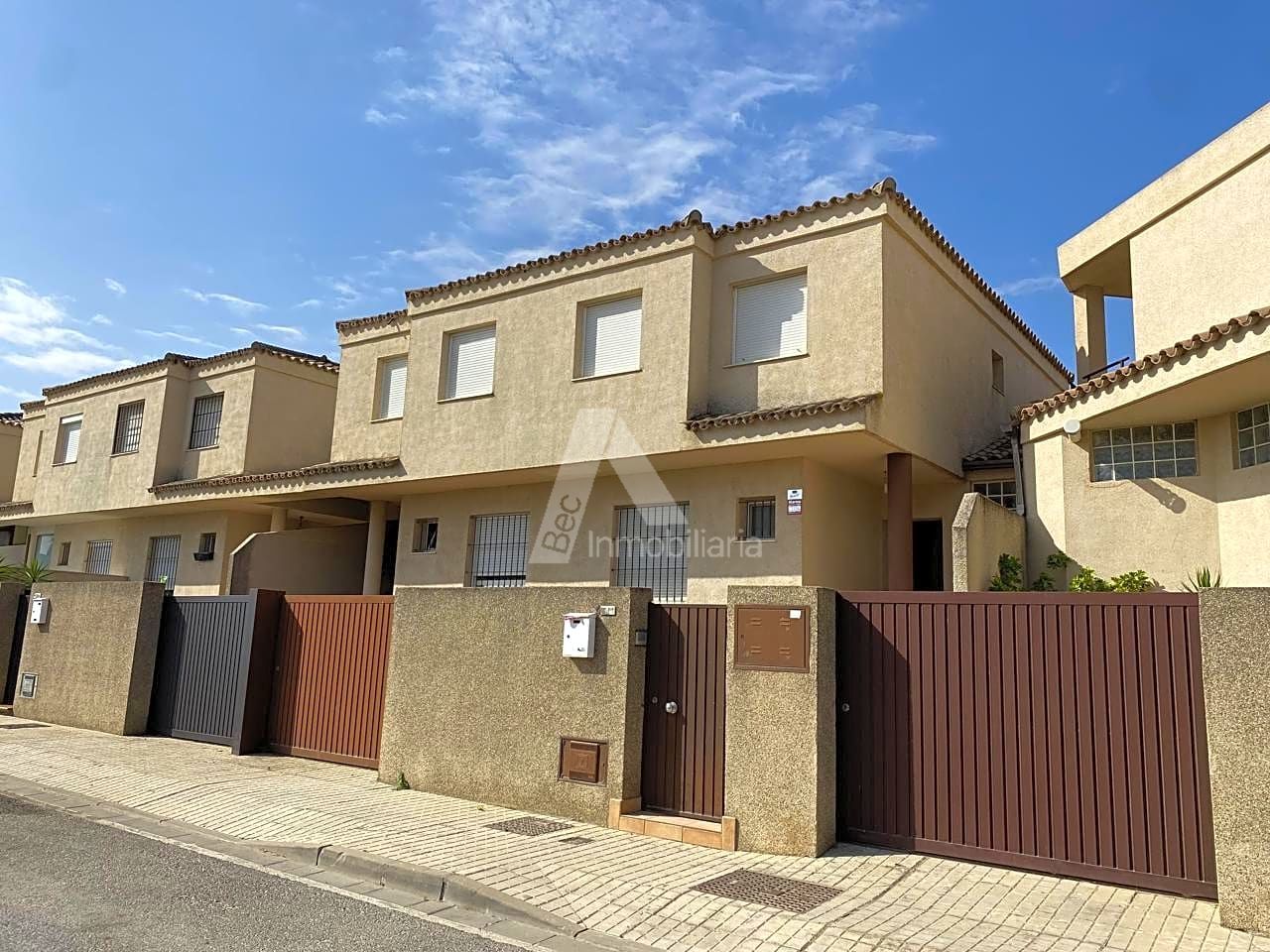 Casa / chalet en Avenida Juan Peña el Lebrijano, Lebrija, Sevilla de 195 m2