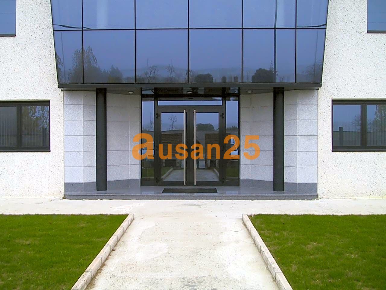 Nave industrial en Av. Portugal, Aranda de Duero, Burgos de 1030 m2