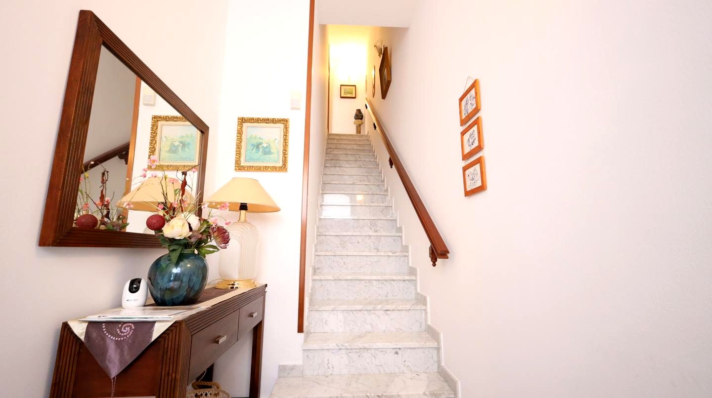 Villa · Gava · 5 hab.