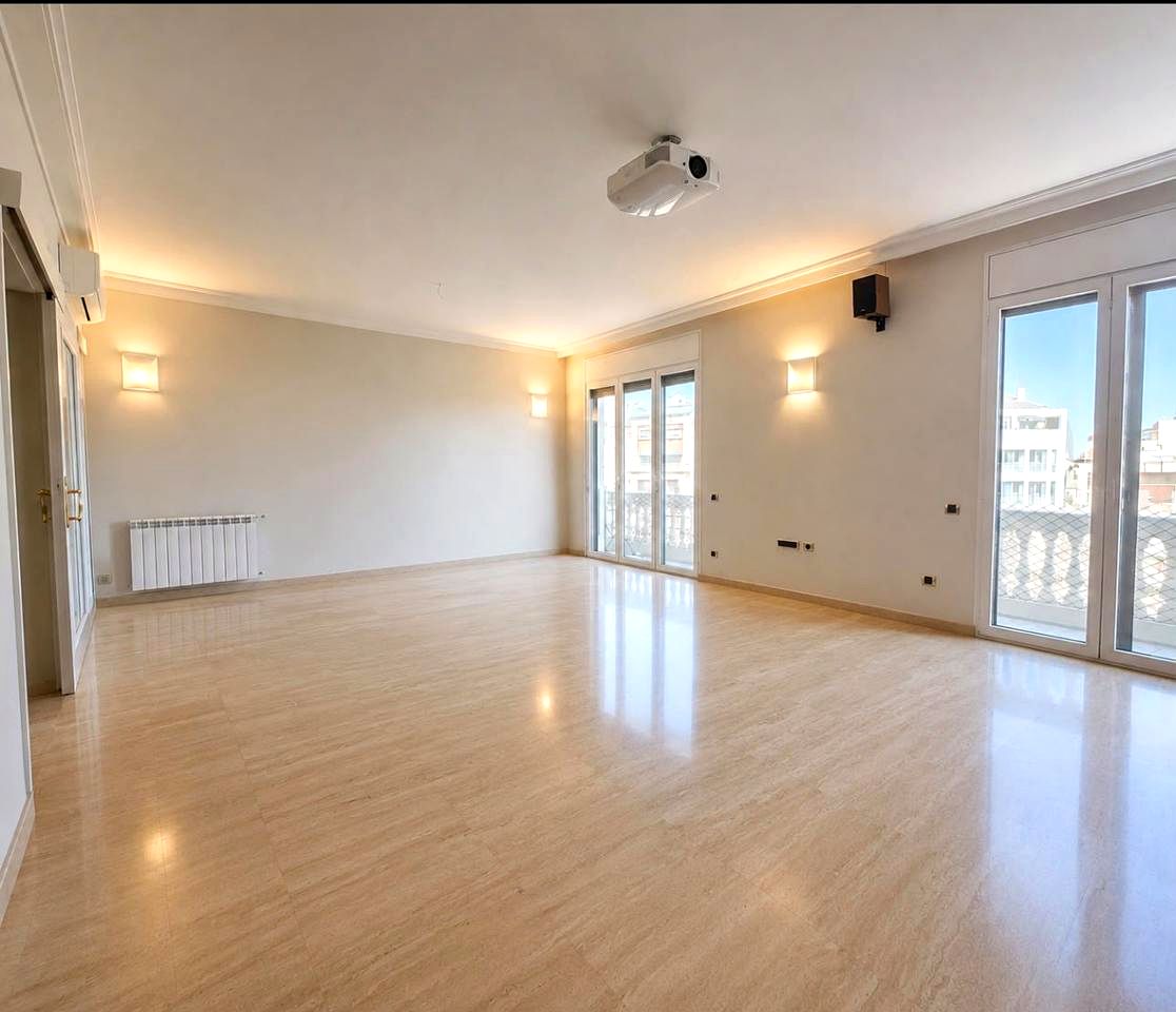Piso · Barcelona · 5 hab.