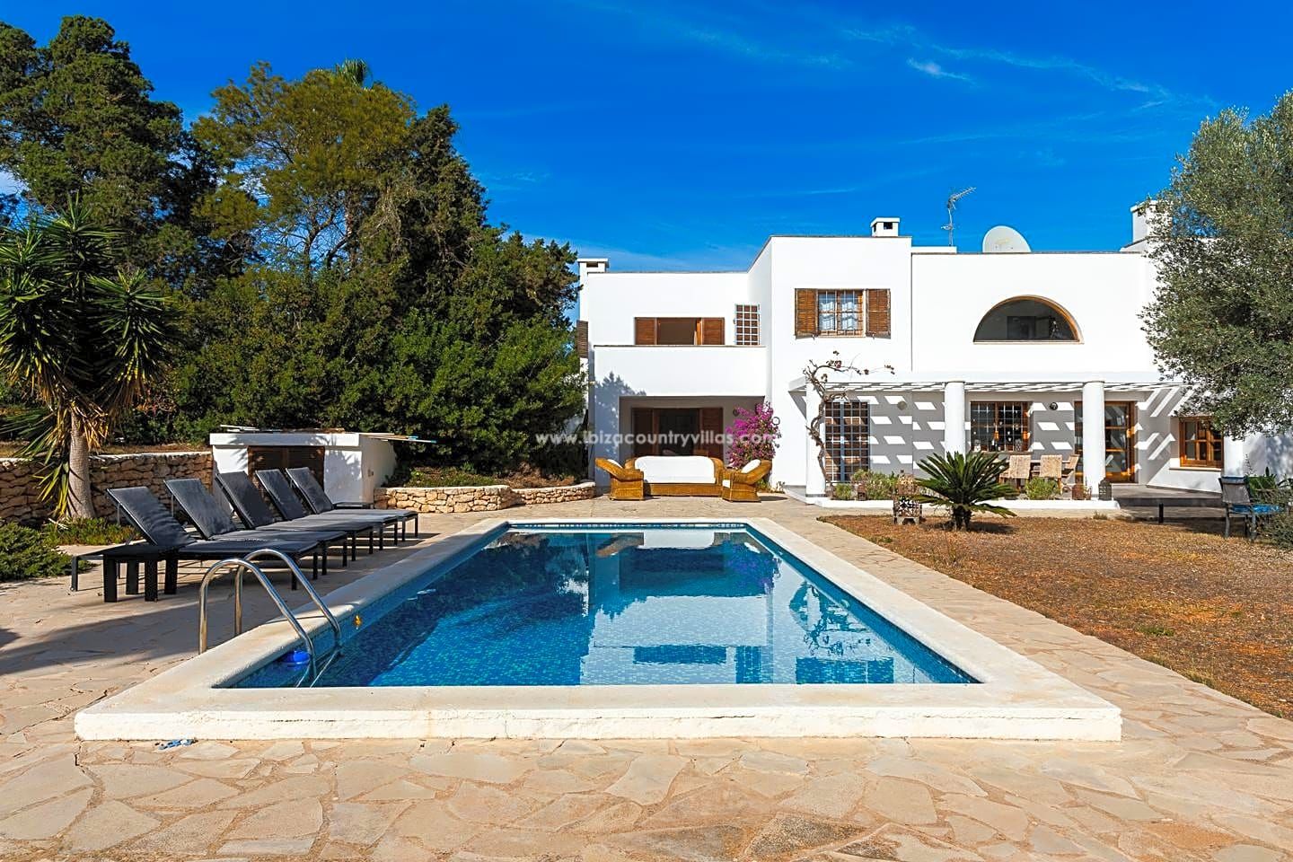 Exceptional investment opportunity Santa Eulalia