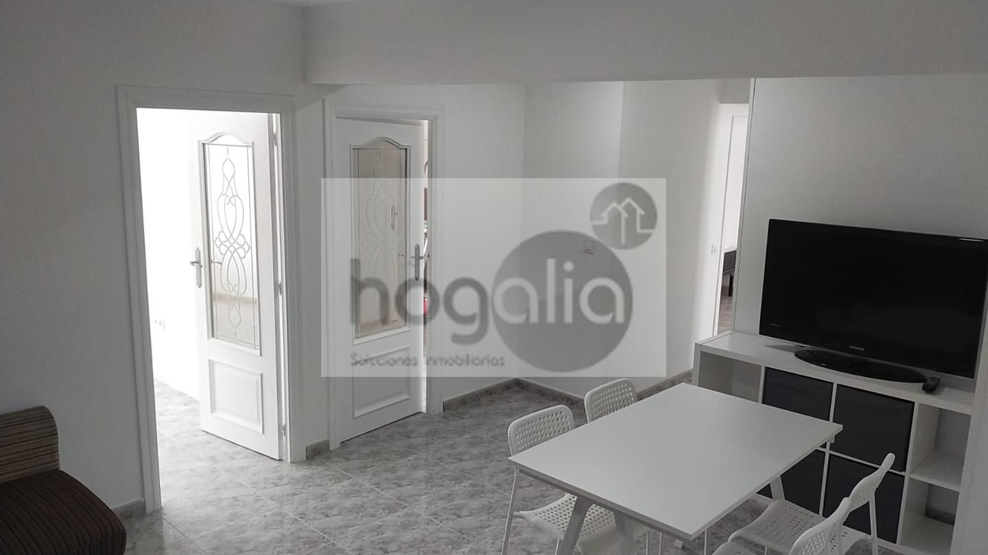 Flat in ROCHELAMBERT, Sevilla, Sevilla of 80 m2