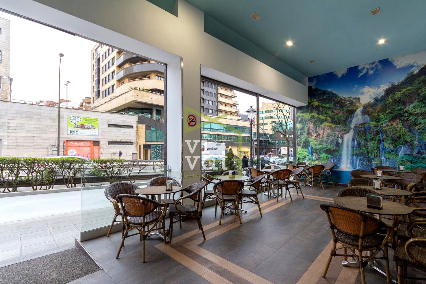 Local en Avenida de Santander, Oviedo, Asturias de 180 m2