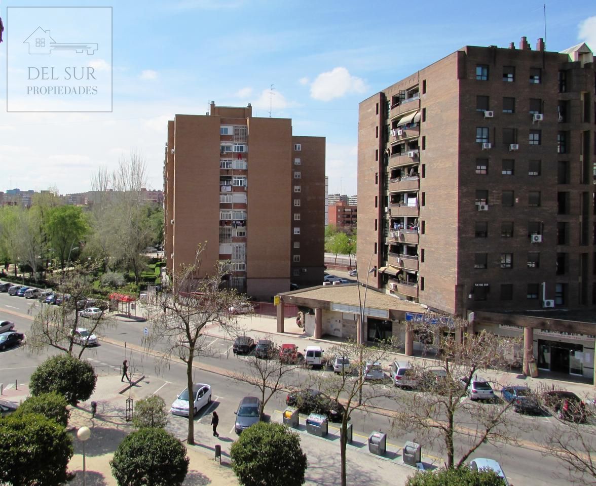 Local en Fuenlabrada, Madrid de 57 m2