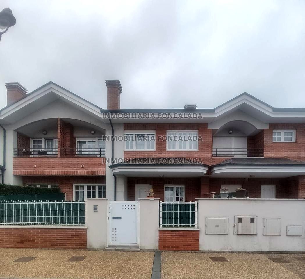 Casa / chalet en Avenida de los Balagares, Avenida de los Balagares, Asturias de 199 m2