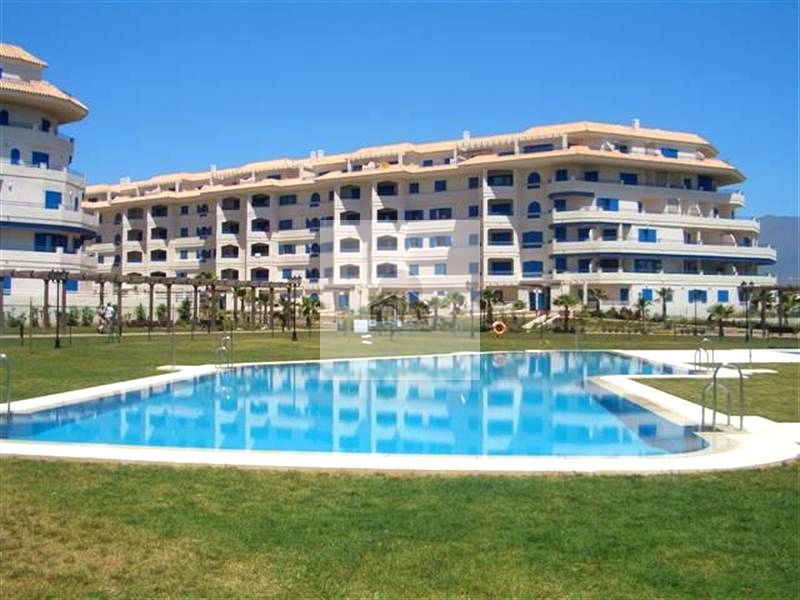 Piso en San Luis de Sabinillas, Málaga de 90 m2