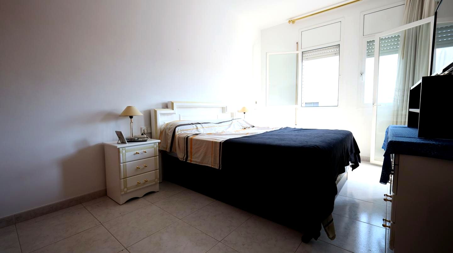 Villa · Gava · 5 hab.
